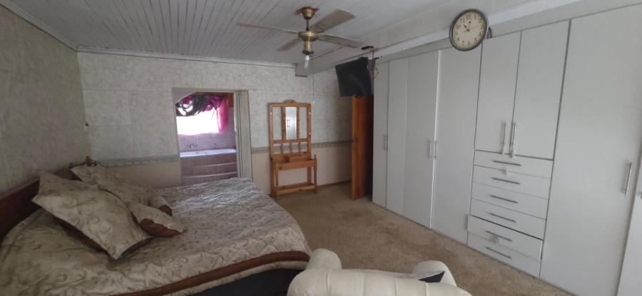 6 Bedroom Property for Sale in Wilkeville North West